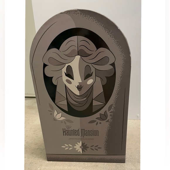 Disney The Haunted Mansion Plush set - Picture 3 of 3